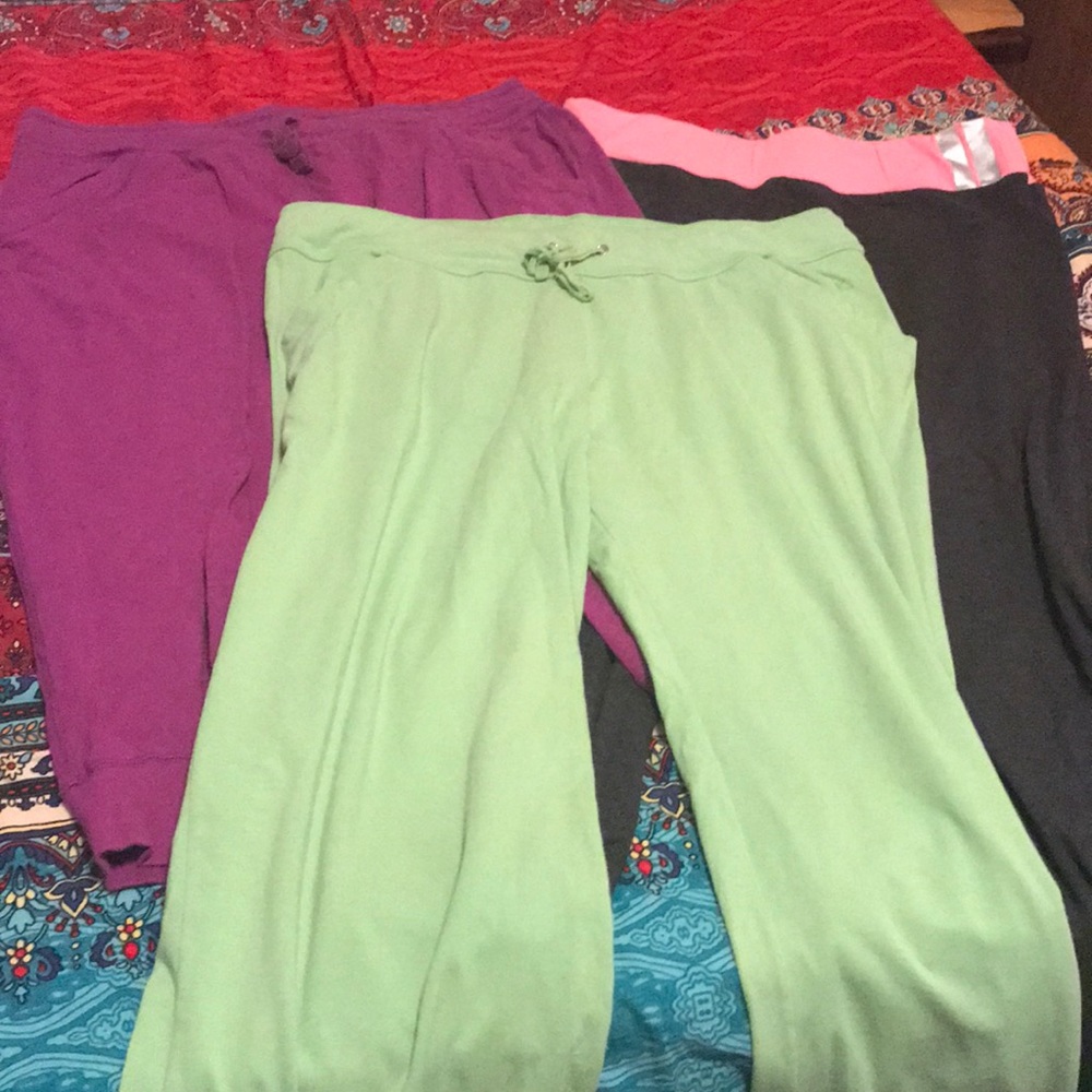 Women’s yoga pants size XL 3 for the price of 1
